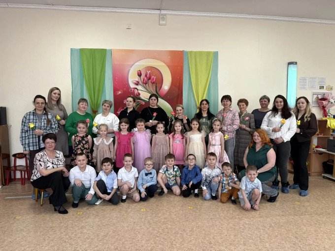 8 марта.
